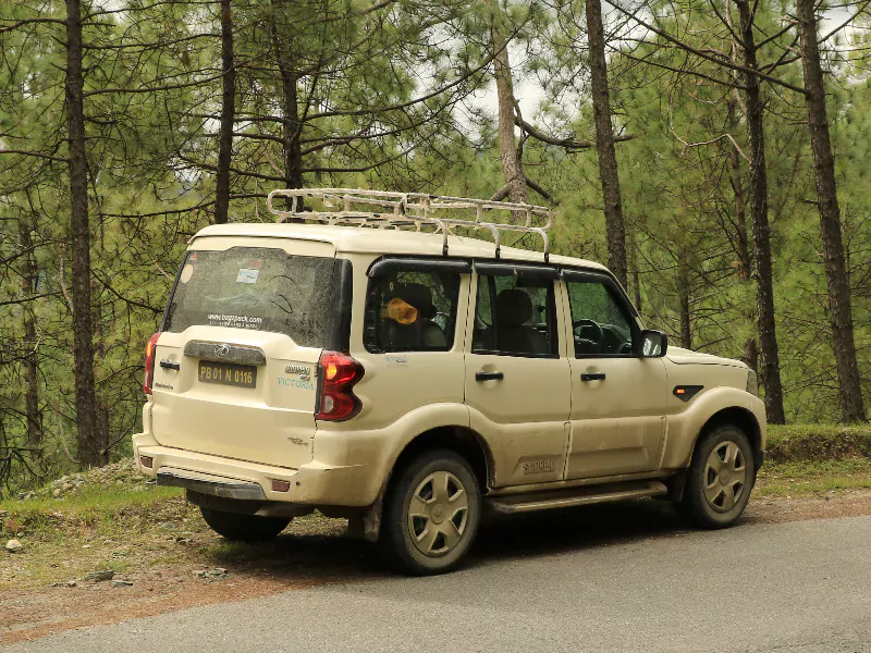 Hand Overing Key for Long Term Car Rental.